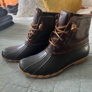 Sperry rain/snow boot women’s size 9